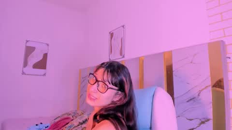 Laurem online show from 1, 11, 2025