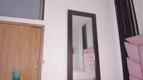 Laurem online show from 5, 2, 2026