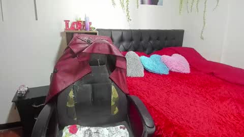 Lauren Independent model online show from 2, 12, 2025