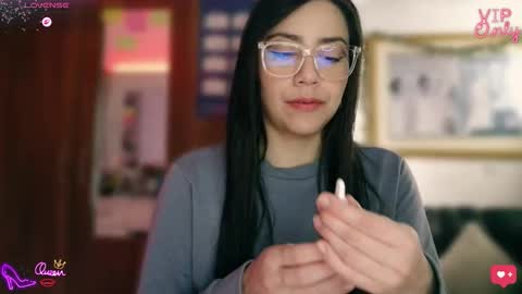 Snapshot of lauren_sweet7 chatting on 5, 4, 2026 Lauren online show from 5, 4, 2026