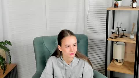 Snapshot of laurenasimpkin chatting on 6, 6, 2026 Lissa online show from 6, 6, 2026