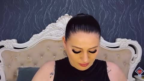 Snapshot of laurenjenssen chatting on 23, 4, 2026 Laura online show from 23, 4, 2026