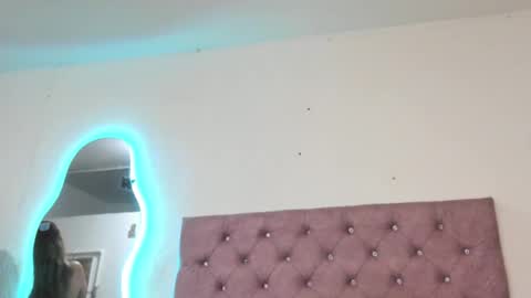 laurenlaine online show from 14, 9, 2025