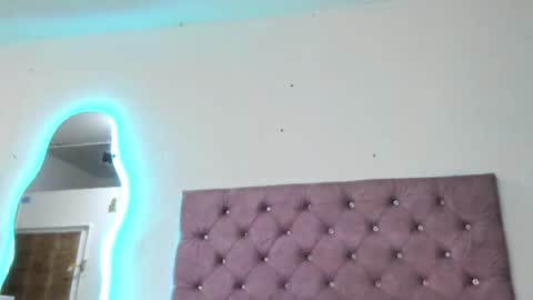 laurenlaine online show from 2, 10, 2025