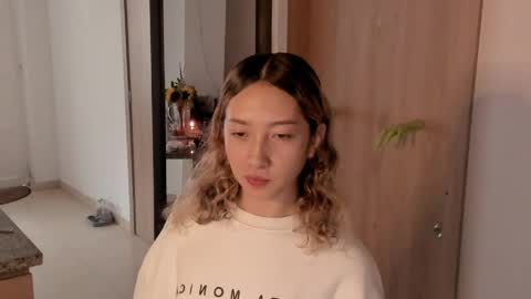laurenn_111 online show from 27, 5, 2026