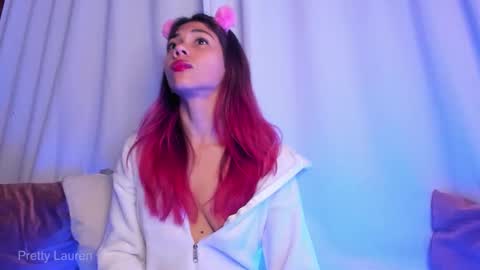 Snapshot of laurenn__1 chatting on 28, 10, 2025 Lauren online show from 28, 10, 2025