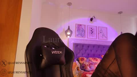 Snapshot of laurensaenz chatting on 10, 1, 2026 Lauren Saenz online show from 10, 1, 2026