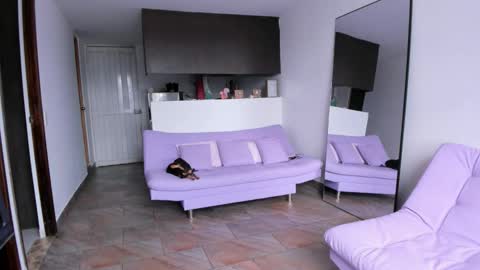 Snapshot of laurent_a chatting on 16, 9, 2025 Lucie online show from 16, 9, 2025