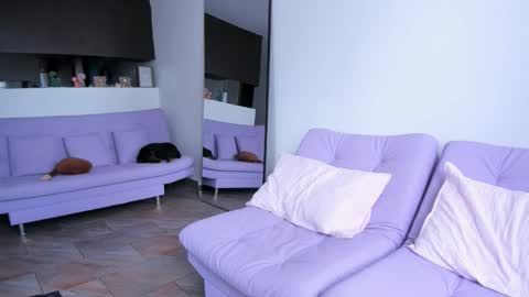 Snapshot of laurent_a chatting on 22, 9, 2025 Lucie online show from 22, 9, 2025