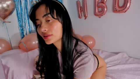 Snapshot of laurent_a chatting on 2, 12, 2025 Lucie online show from 2, 12, 2025