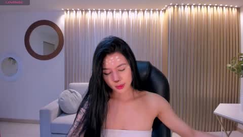 Snapshot of laurentconnor chatting on 1, 11, 2025 Lau online show from 1, 11, 2025