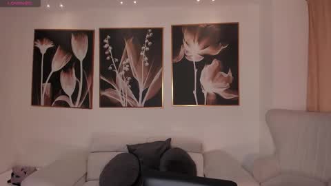 Snapshot of laurentconnor chatting on 16, 11, 2025 Lau online show from 16, 11, 2025