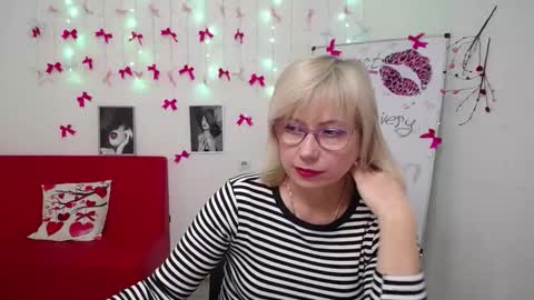 Snapshot of laurenwishy chatting on 7, 3, 2026 Lauren online show from 7, 3, 2026