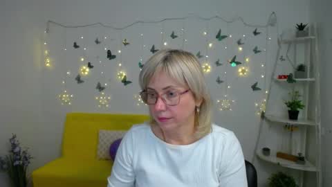 Snapshot of laurenwishy chatting on 9, 3, 2026 Lauren online show from 9, 3, 2026