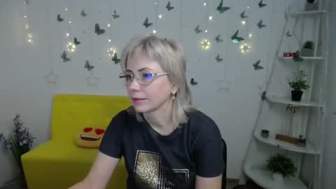 Snapshot of laurenwishy chatting on 17, 3, 2026 Lauren online show from 17, 3, 2026