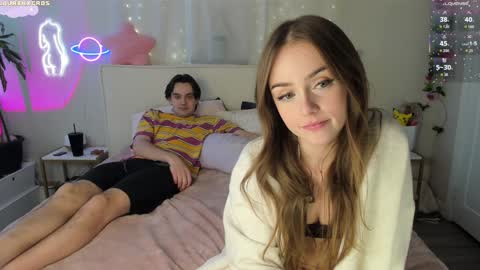 Snapshot of laurenxcros chatting on 6, 1, 2026 Lauren online show from 6, 1, 2026