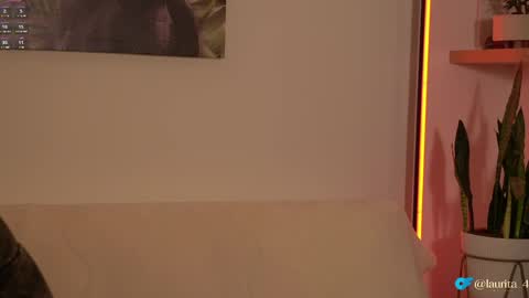 Snapshot of laurita_4 chatting on 2, 6, 2026 laurita_4 online show from 2, 6, 2026