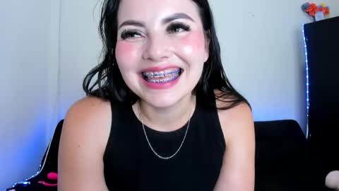 LauryJonson  online show from 22, 5, 2026