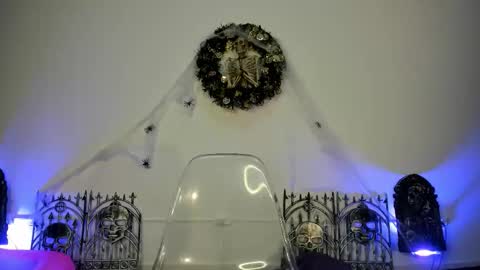 Snapshot of laurynjeffers chatting on 25, 9, 2025 LaurynJeffers online show from 25, 9, 2025