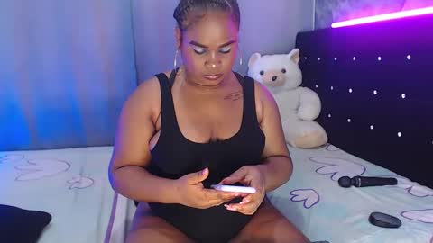 Snapshot of laurynwolf_ chatting on 25, 12, 2024 tania online show from 25, 12, 2024