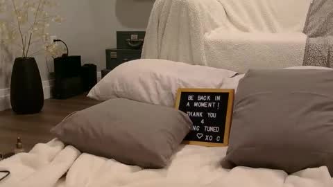 Snapshot of lavender_sky_ chatting on 3, 5, 2026 Celeste West online show from 3, 5, 2026