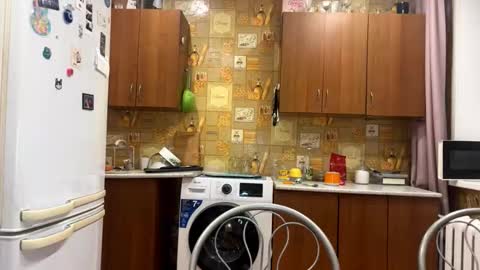 Snapshot of lavernmetelko chatting on 18, 12, 2025 Alice online show from 18, 12, 2025