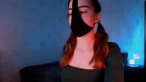 Snapshot of lavinda_lin chatting on 8, 11, 2025 Lavinda online show from 8, 11, 2025