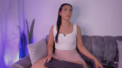 Snapshot of layadoll chatting on 24, 4, 2026 laya online show from 24, 4, 2026