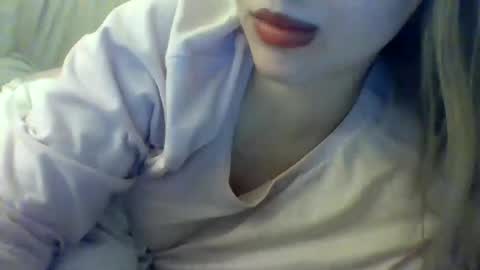 layannalea online show from 8, 1, 2025