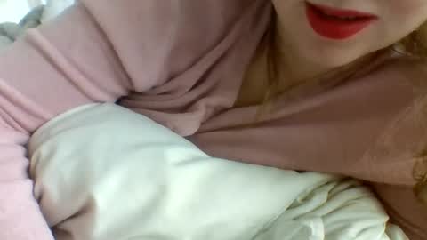 layannalea online show from 10, 1, 2025