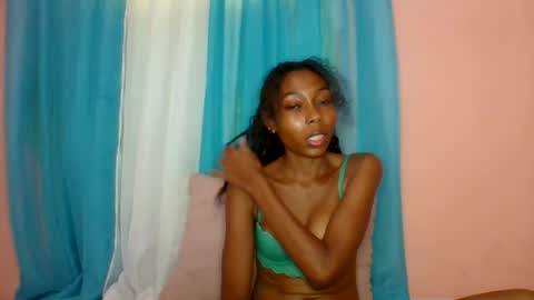 Snapshot of layannek chatting on 27, 6, 2026 layannek online show from 27, 6, 2026