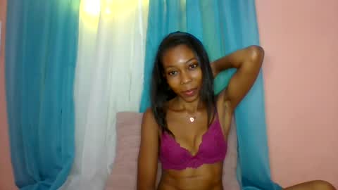 Snapshot of layannek chatting on 10, 7, 2026 layannek online show from 10, 7, 2026