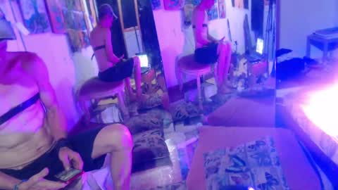 Snapshot of laye19 chatting on 2, 2, 2025 Laye19 online show from 2, 2, 2025