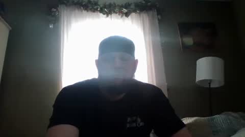 Snapshot of layinlow42 chatting on 1, 2, 2025 layinlow42 online show from 1, 2, 2025