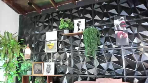 Layla online show from 30, 9, 2025