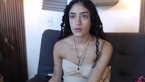 Layla online show from 16, 12, 2025