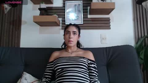 Layla online show from 6, 2, 2026