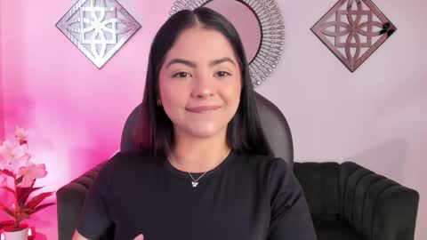 Layla Breezee online show from 4, 2, 2026