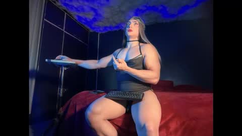 Snapshot of layla_dominac chatting on 16, 3, 2026 Layla help me with your thumbs up its important online show from 16, 3, 2026