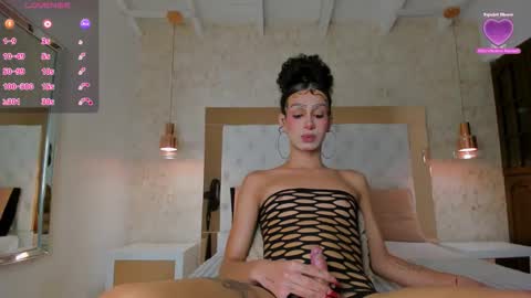 Layla Mackenzie  online show from 9, 2, 2026