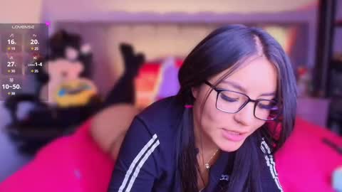 Layla online show from 20, 2, 2025