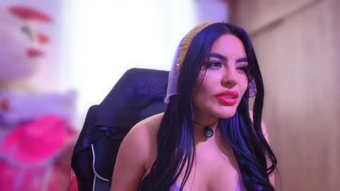 Layla online show from 23, 4, 2026