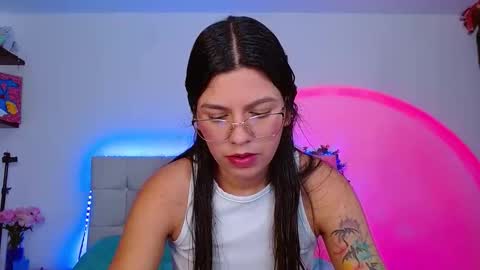 Snapshot of layla_roma chatting on 17, 4, 2026 Lia and Rachel online show from 17, 4, 2026