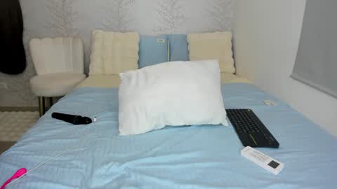 Layla Vanegas online show from 9, 1, 2025