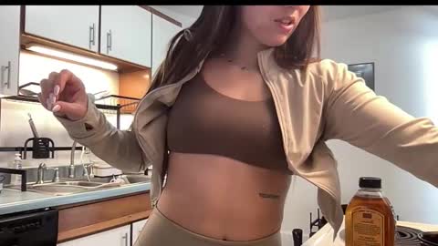 laylahlaylah1 online show from 5, 12, 2025