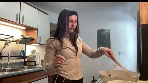 laylahlaylah1 online show from 15, 12, 2025