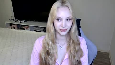Snapshot of laylapretty001 chatting on 16, 6, 2026 LaylaPretty001 online show from 16, 6, 2026