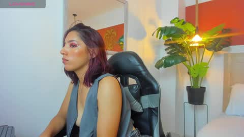 L A Y L A online show from 16, 4, 2026