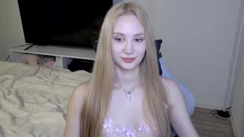 Laylla001 online show from 3, 3, 2026