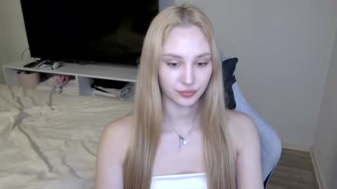 Laylla001 online show from 12, 3, 2026